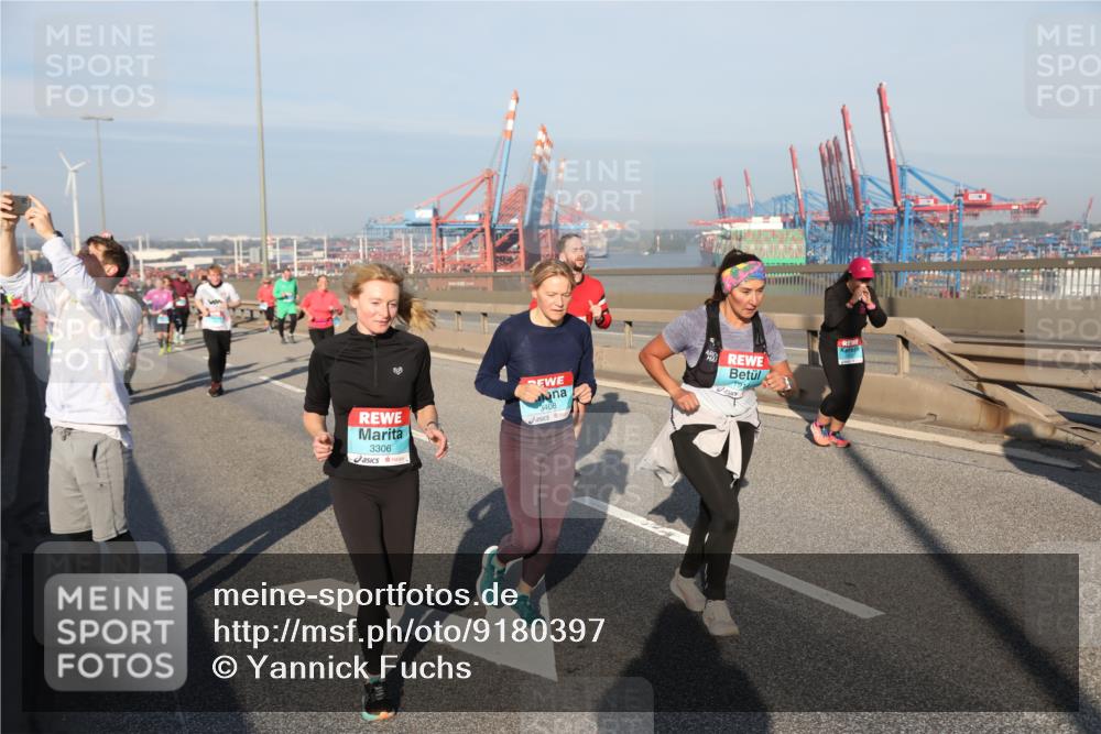 03.10.2025 - Köhlbrandbrückenlauf Yannick Fuchs http://msf.ph/oto/9180397 03.10.2025 08:54:31 Position 2 3306, 3408 meine-sportfotos.de