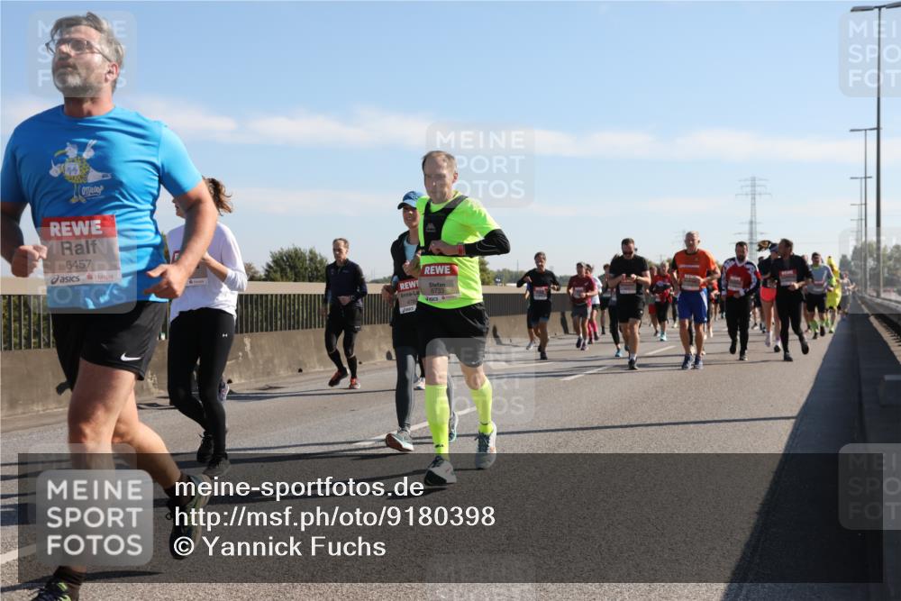 03.10.2025 - Köhlbrandbrückenlauf Yannick Fuchs http://msf.ph/oto/9180398 03.10.2025 11:21:16 Position 3 6457, 6733 meine-sportfotos.de
