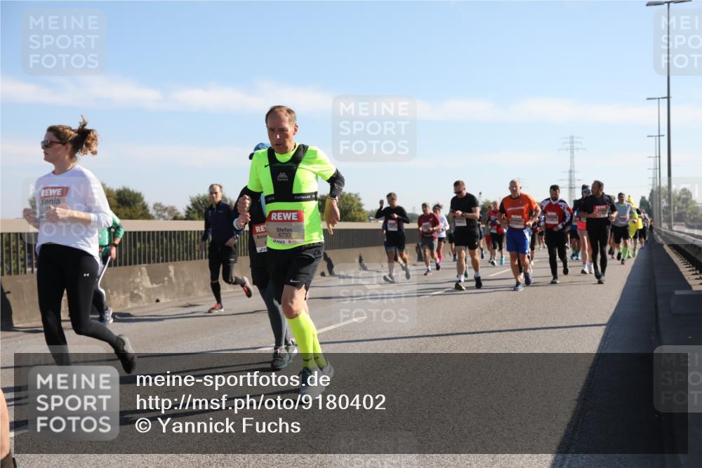 03.10.2025 - Köhlbrandbrückenlauf Yannick Fuchs http://msf.ph/oto/9180402 03.10.2025 11:21:17 Position 3 6733 meine-sportfotos.de