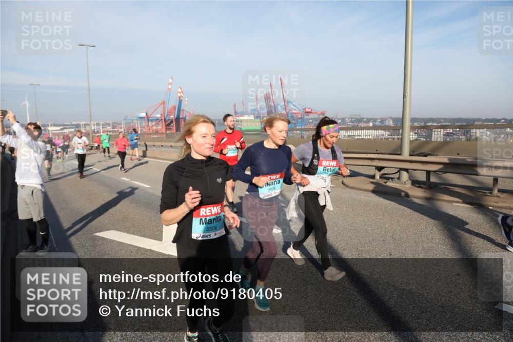 03.10.2025 - Köhlbrandbrückenlauf Yannick Fuchs http://msf.ph/oto/9180405 03.10.2025 08:54:32 Position 2 3306, 3408 meine-sportfotos.de