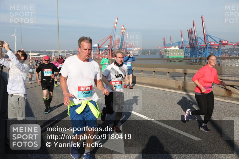 03.10.2025 - Köhlbrandbrückenlauf Yannick Fuchs http://msf.ph/oto/9180419 03.10.2025 08:54:35 Position 2 2417 meine-sportfotos.de