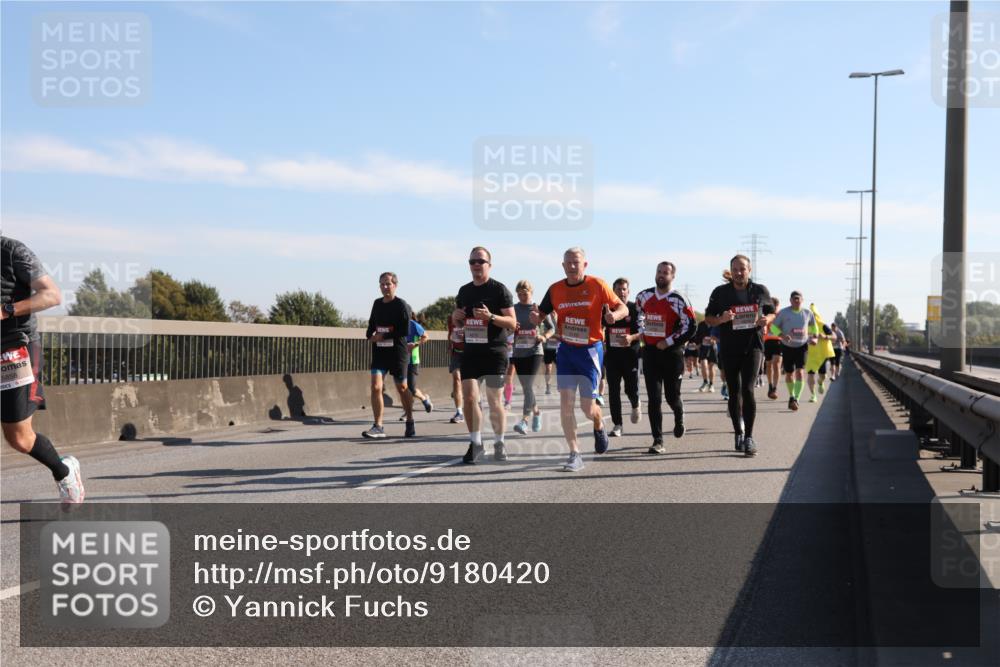 03.10.2025 - Köhlbrandbrückenlauf Yannick Fuchs http://msf.ph/oto/9180420 03.10.2025 11:21:19 Position 3 5858 meine-sportfotos.de