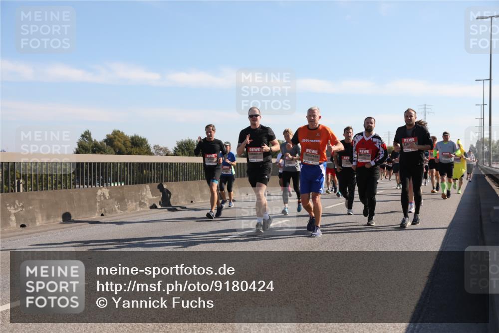 03.10.2025 - Köhlbrandbrückenlauf Yannick Fuchs http://msf.ph/oto/9180424 03.10.2025 11:21:19 Position 3  meine-sportfotos.de