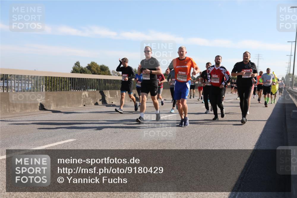 03.10.2025 - Köhlbrandbrückenlauf Yannick Fuchs http://msf.ph/oto/9180429 03.10.2025 11:21:20 Position 3  meine-sportfotos.de
