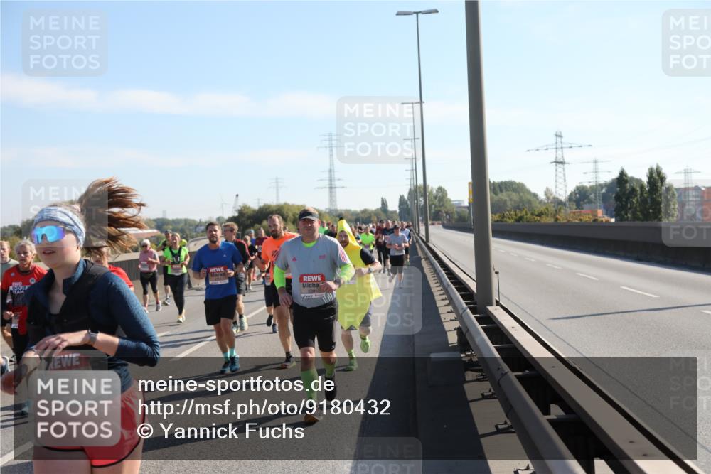 03.10.2025 - Köhlbrandbrückenlauf Yannick Fuchs http://msf.ph/oto/9180432 03.10.2025 11:21:22 Position 3 4818 meine-sportfotos.de