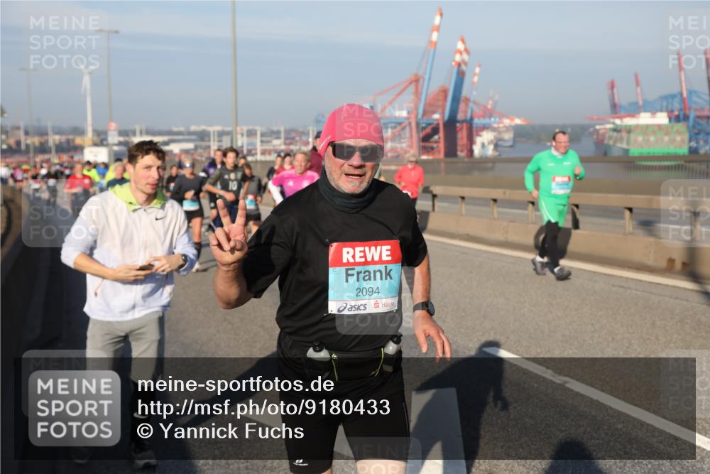 03.10.2025 - Köhlbrandbrückenlauf Yannick Fuchs http://msf.ph/oto/9180433 03.10.2025 08:54:38 Position 2 2094 meine-sportfotos.de