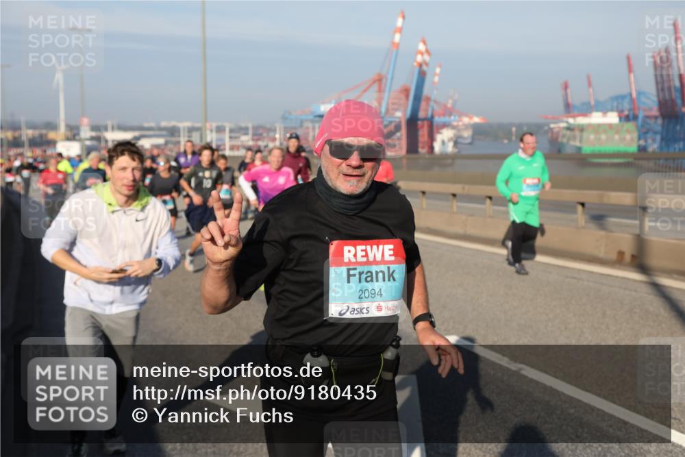 03.10.2025 - Köhlbrandbrückenlauf Yannick Fuchs http://msf.ph/oto/9180435 03.10.2025 08:54:38 Position 2 2094 meine-sportfotos.de