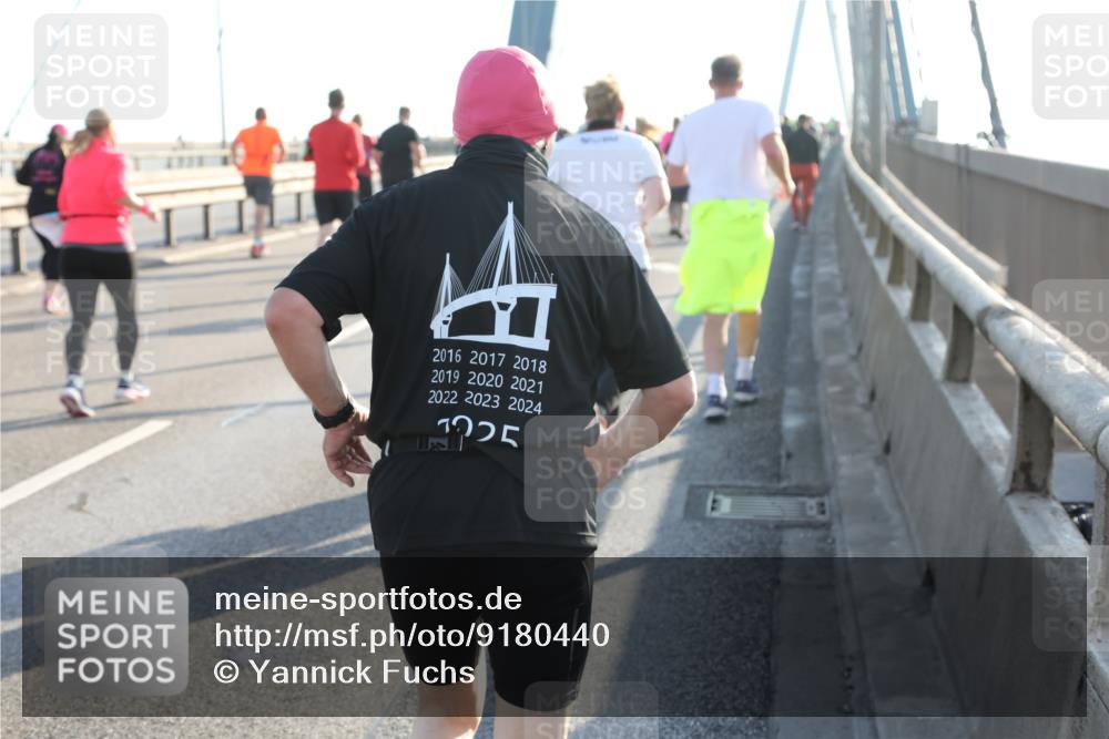 03.10.2025 - Köhlbrandbrückenlauf Yannick Fuchs http://msf.ph/oto/9180440 03.10.2025 08:54:41 Position 2 2016, 2017, 2018, 2019, 2020, 2021, 2022, 2023, 2024, 1925 meine-sportfotos.de