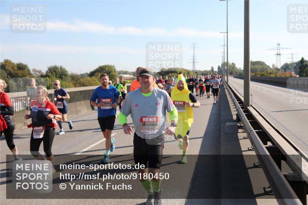 03.10.2025 - Köhlbrandbrückenlauf Yannick Fuchs http://msf.ph/oto/9180450 03.10.2025 11:21:24 Position 3 4711, 6301, 4774 meine-sportfotos.de