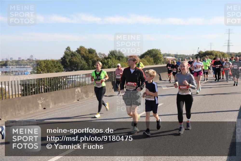 03.10.2025 - Köhlbrandbrückenlauf Yannick Fuchs http://msf.ph/oto/9180475 03.10.2025 11:21:27 Position 3 6599, 6598, 4469 meine-sportfotos.de