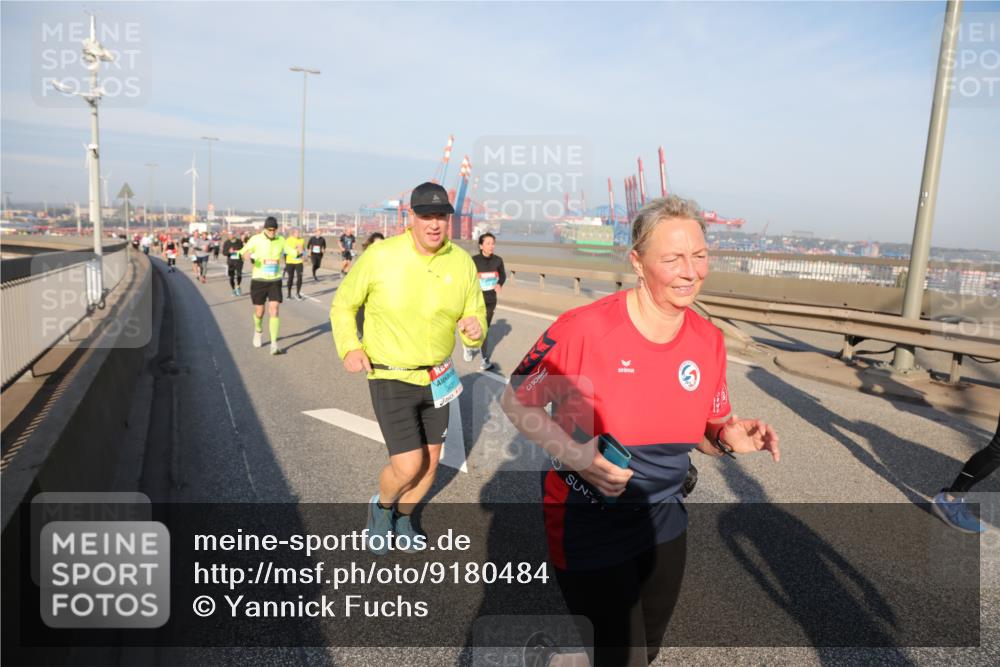 03.10.2025 - Köhlbrandbrückenlauf Yannick Fuchs http://msf.ph/oto/9180484 03.10.2025 08:54:46 Position 2 3631 meine-sportfotos.de