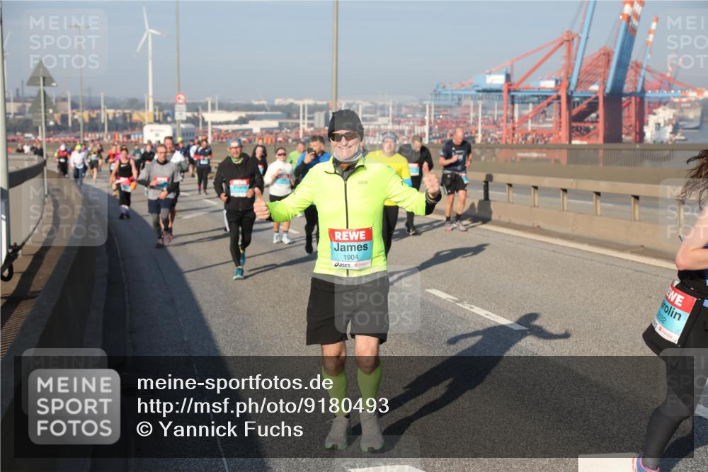 03.10.2025 - Köhlbrandbrückenlauf Yannick Fuchs http://msf.ph/oto/9180493 03.10.2025 08:54:47 Position 2 1904, 532 meine-sportfotos.de