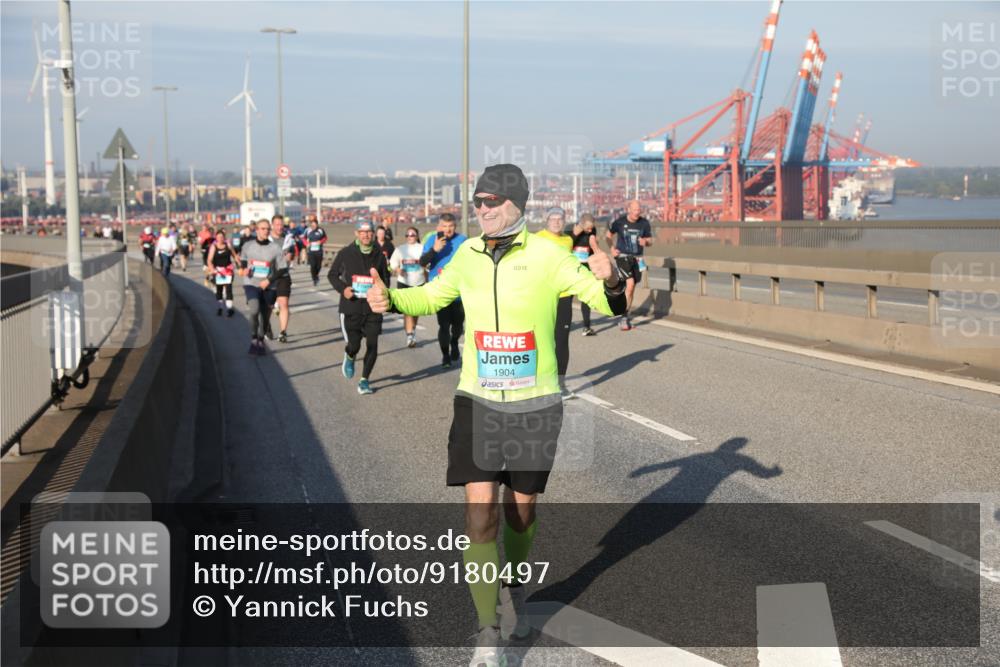 03.10.2025 - Köhlbrandbrückenlauf Yannick Fuchs http://msf.ph/oto/9180497 03.10.2025 08:54:48 Position 2 1904 meine-sportfotos.de