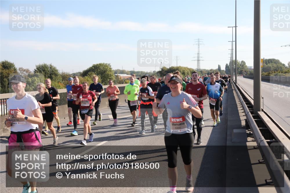 03.10.2025 - Köhlbrandbrückenlauf Yannick Fuchs http://msf.ph/oto/9180500 03.10.2025 11:21:30 Position 3 4786, 5780, 6300 meine-sportfotos.de