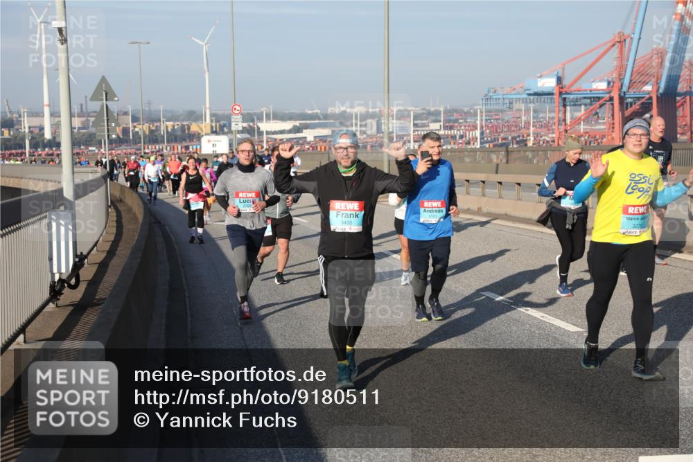 03.10.2025 - Köhlbrandbrückenlauf Yannick Fuchs http://msf.ph/oto/9180511 03.10.2025 08:54:50 Position 2 11, 2769, 3455, 3163, 3279 meine-sportfotos.de