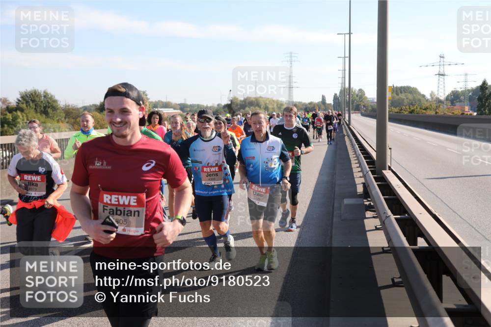 03.10.2025 - Köhlbrandbrückenlauf Yannick Fuchs http://msf.ph/oto/9180523 03.10.2025 11:21:32 Position 3 4979, 805, 4306, 5700 meine-sportfotos.de