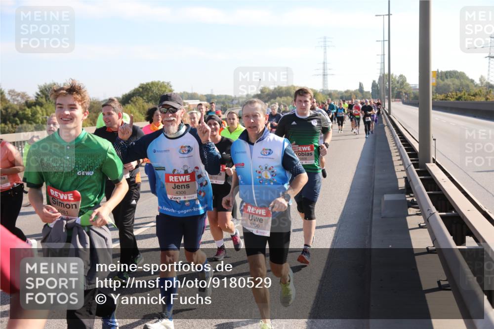 03.10.2025 - Köhlbrandbrückenlauf Yannick Fuchs http://msf.ph/oto/9180529 03.10.2025 11:21:32 Position 3 4306, 4981, 6712, 5700 meine-sportfotos.de