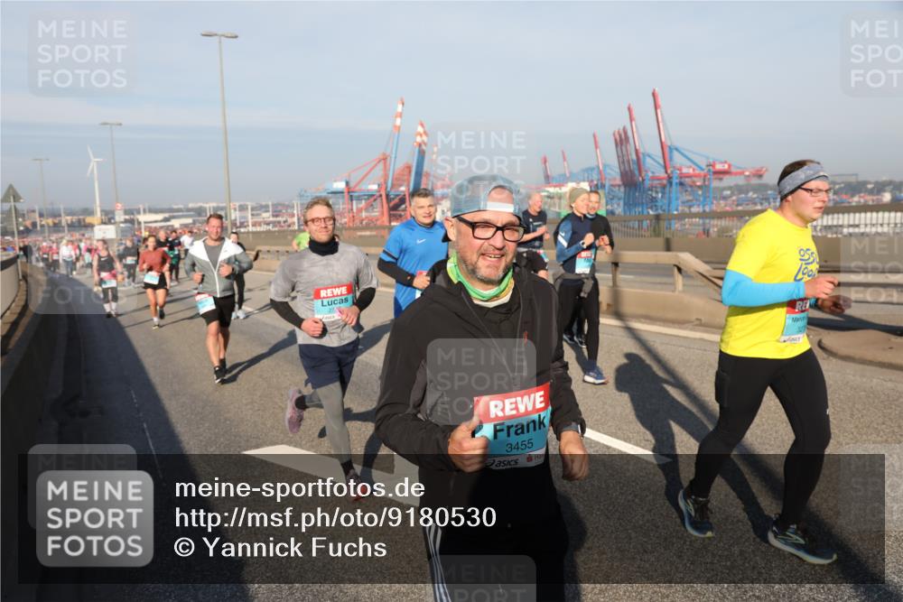 03.10.2025 - Köhlbrandbrückenlauf Yannick Fuchs http://msf.ph/oto/9180530 03.10.2025 08:54:53 Position 2 3455 meine-sportfotos.de
