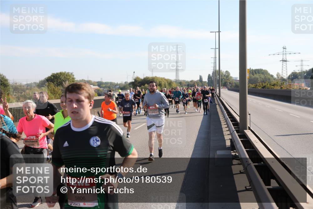 03.10.2025 - Köhlbrandbrückenlauf Yannick Fuchs http://msf.ph/oto/9180539 03.10.2025 11:21:34 Position 3 6149, 5806, 5816 meine-sportfotos.de