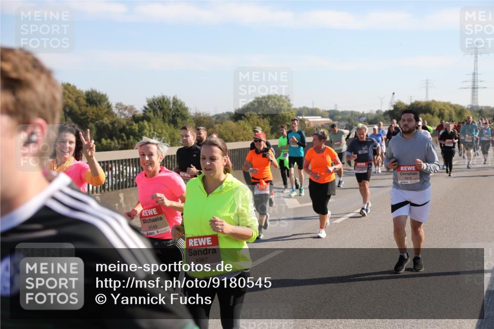 03.10.2025 - Köhlbrandbrückenlauf Yannick Fuchs http://msf.ph/oto/9180545 03.10.2025 11:21:34 Position 3 6149, 4967, 5816 meine-sportfotos.de