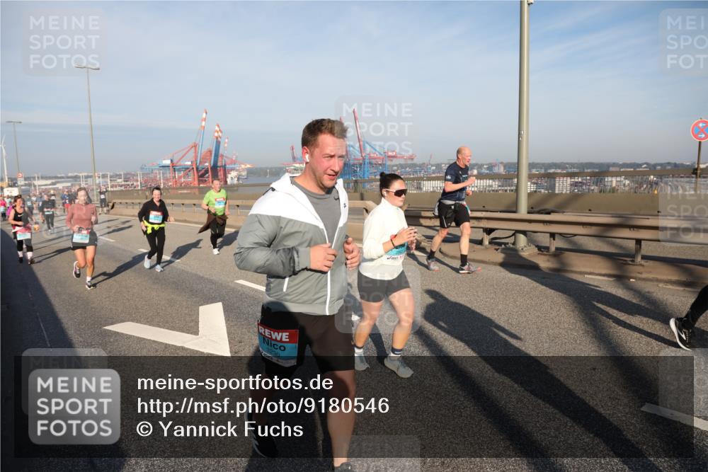 03.10.2025 - Köhlbrandbrückenlauf Yannick Fuchs http://msf.ph/oto/9180546 03.10.2025 08:54:55 Position 2 3230 meine-sportfotos.de