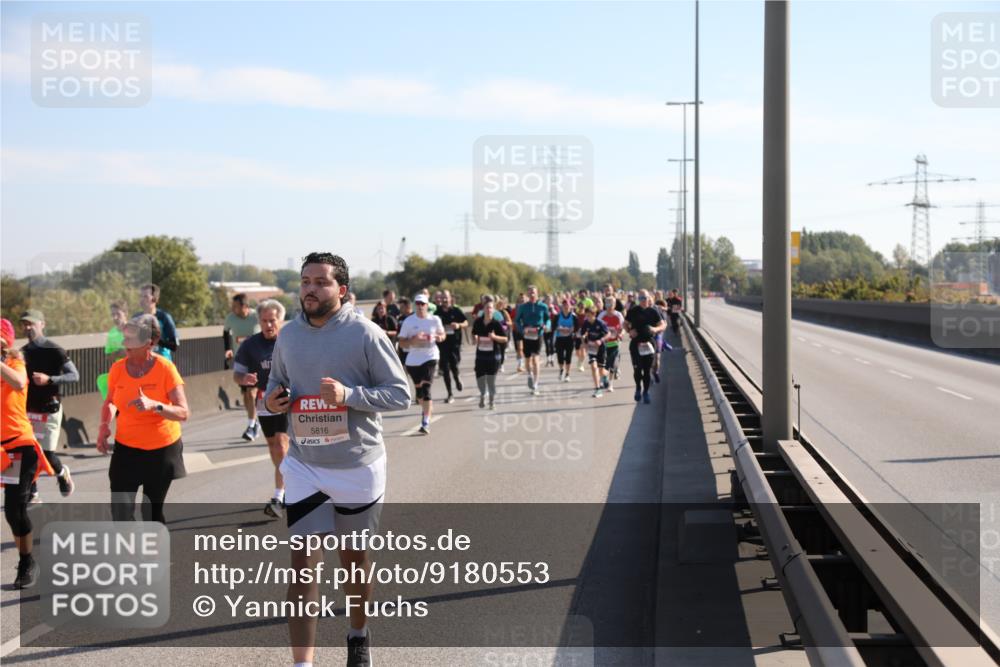 03.10.2025 - Köhlbrandbrückenlauf Yannick Fuchs http://msf.ph/oto/9180553 03.10.2025 11:21:35 Position 3 5816 meine-sportfotos.de