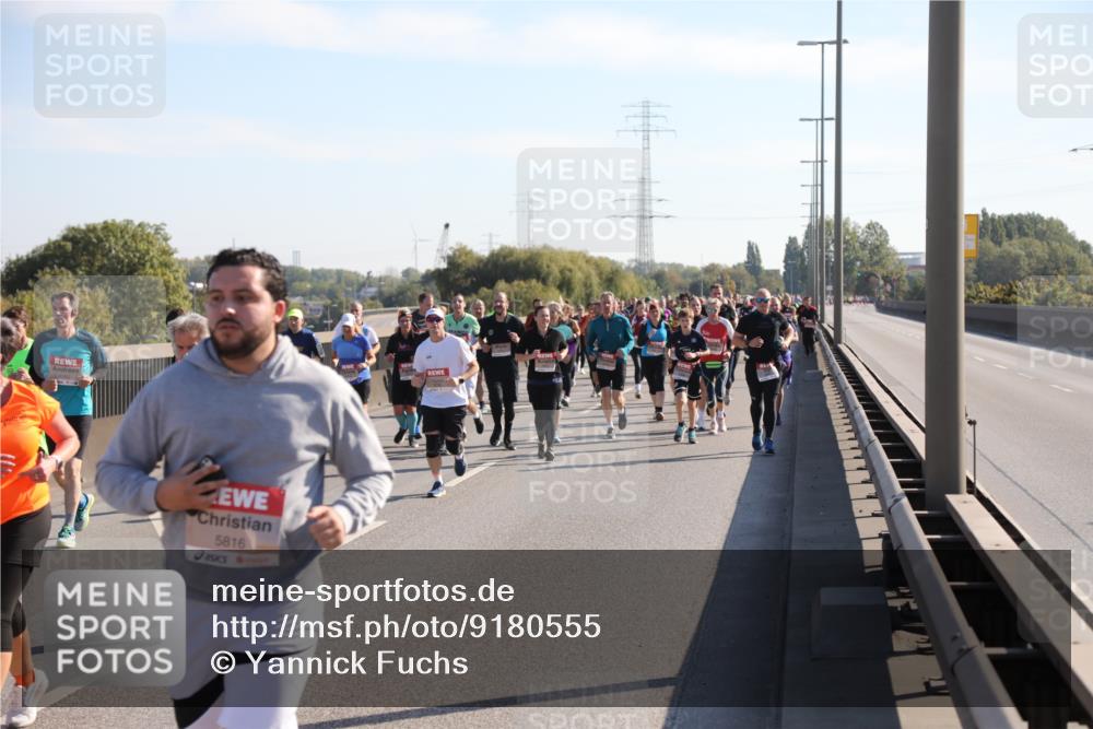 03.10.2025 - Köhlbrandbrückenlauf Yannick Fuchs http://msf.ph/oto/9180555 03.10.2025 11:21:36 Position 3 5816 meine-sportfotos.de