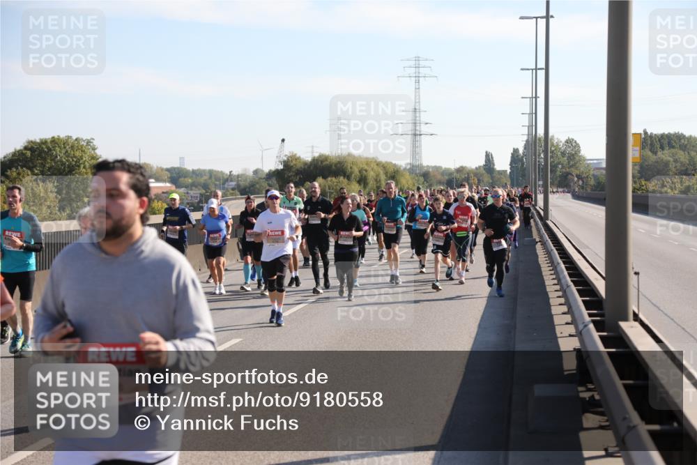 03.10.2025 - Köhlbrandbrückenlauf Yannick Fuchs http://msf.ph/oto/9180558 03.10.2025 11:21:36 Position 3 5816 meine-sportfotos.de