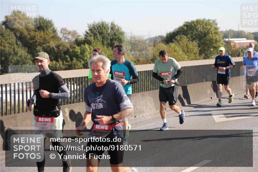 03.10.2025 - Köhlbrandbrückenlauf Yannick Fuchs http://msf.ph/oto/9180571 03.10.2025 11:21:37 Position 3 74, 4582, 6802 meine-sportfotos.de