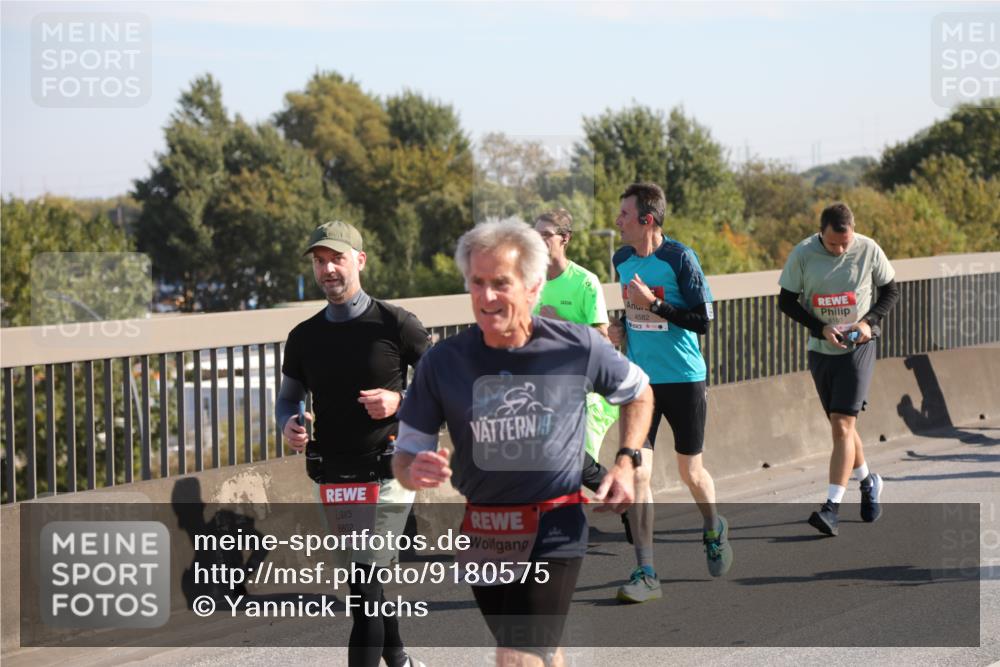 03.10.2025 - Köhlbrandbrückenlauf Yannick Fuchs http://msf.ph/oto/9180575 03.10.2025 11:21:38 Position 3 6802, 6573, 4582, 6180 meine-sportfotos.de