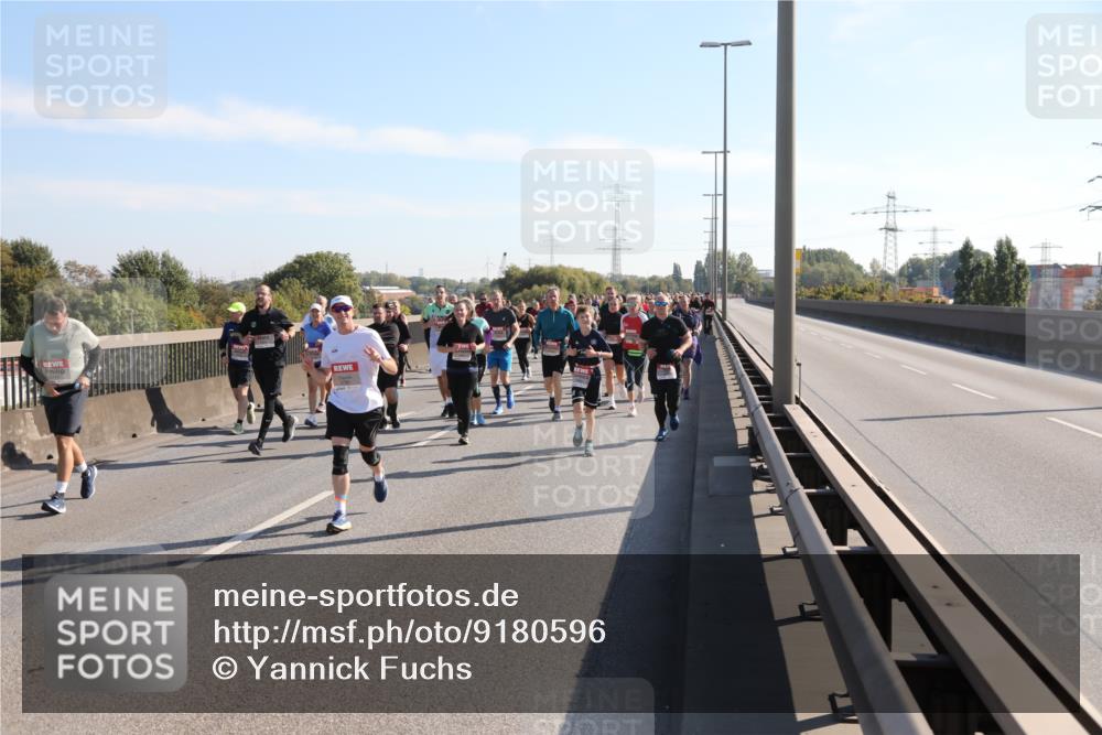 03.10.2025 - Köhlbrandbrückenlauf Yannick Fuchs http://msf.ph/oto/9180596 03.10.2025 11:21:39 Position 3  meine-sportfotos.de