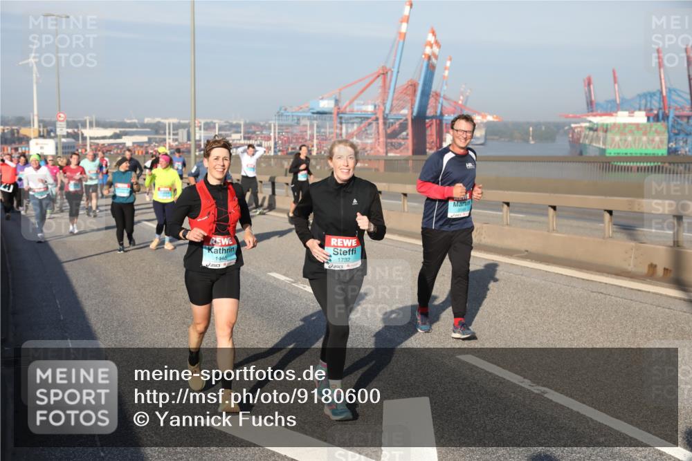 03.10.2025 - Köhlbrandbrückenlauf Yannick Fuchs http://msf.ph/oto/9180600 03.10.2025 08:55:02 Position 2 1440, 1732, 3149 meine-sportfotos.de