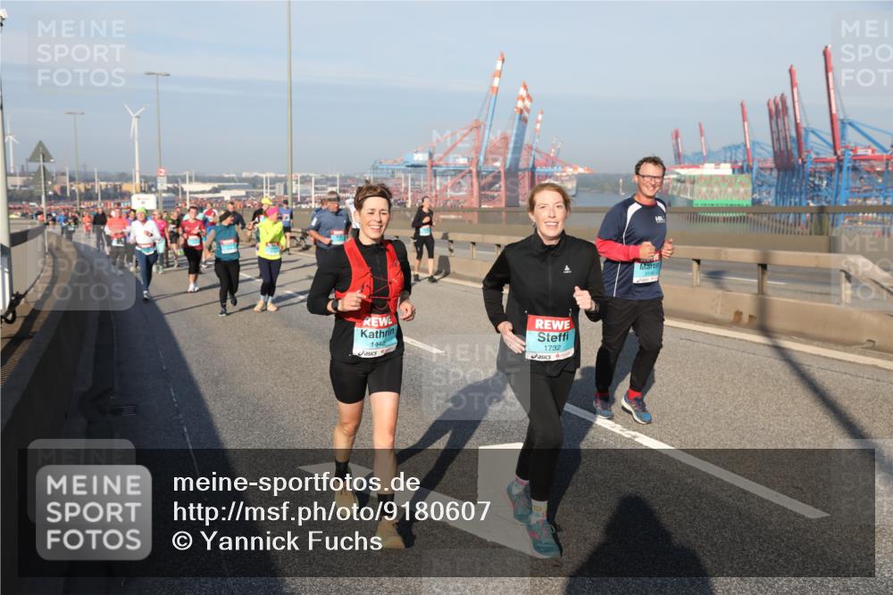 03.10.2025 - Köhlbrandbrückenlauf Yannick Fuchs http://msf.ph/oto/9180607 03.10.2025 08:55:03 Position 2 1440, 1732, 3149 meine-sportfotos.de
