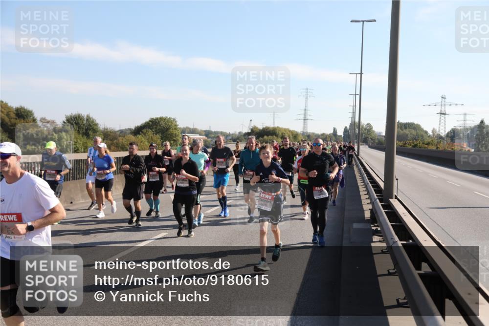 03.10.2025 - Köhlbrandbrückenlauf Yannick Fuchs http://msf.ph/oto/9180615 03.10.2025 11:21:41 Position 3 679 meine-sportfotos.de