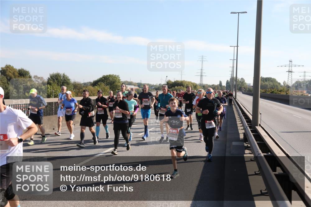 03.10.2025 - Köhlbrandbrückenlauf Yannick Fuchs http://msf.ph/oto/9180618 03.10.2025 11:21:41 Position 3  meine-sportfotos.de