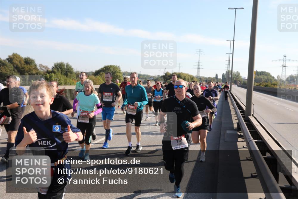 03.10.2025 - Köhlbrandbrückenlauf Yannick Fuchs http://msf.ph/oto/9180621 03.10.2025 11:21:42 Position 3 5886, 4882 meine-sportfotos.de