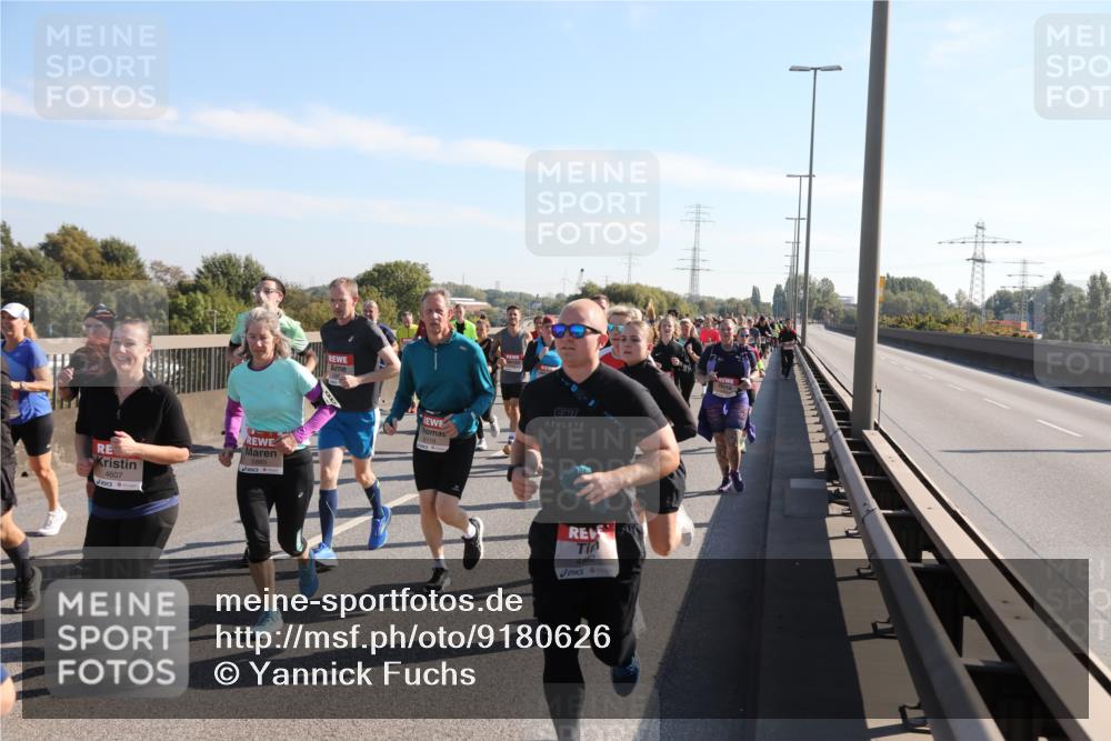 03.10.2025 - Köhlbrandbrückenlauf Yannick Fuchs http://msf.ph/oto/9180626 03.10.2025 11:21:43 Position 3 4607, 6119, 4882 meine-sportfotos.de