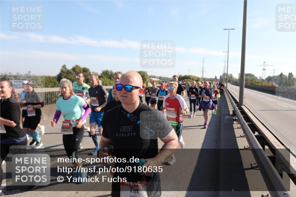 03.10.2025 - Köhlbrandbrückenlauf Yannick Fuchs http://msf.ph/oto/9180635 03.10.2025 11:21:43 Position 3 1000, 6643 meine-sportfotos.de