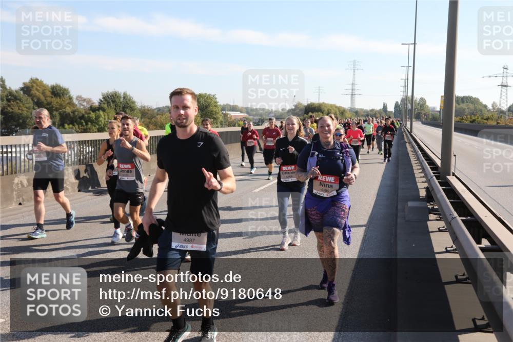 03.10.2025 - Köhlbrandbrückenlauf Yannick Fuchs http://msf.ph/oto/9180648 03.10.2025 11:21:45 Position 3 4987, 4355, 4 meine-sportfotos.de