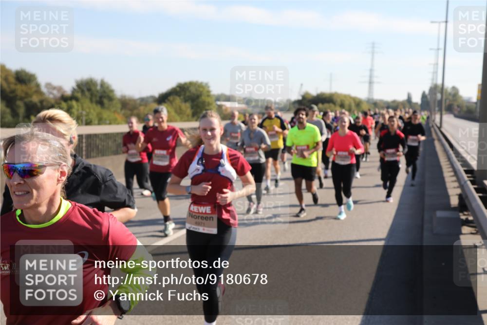 03.10.2025 - Köhlbrandbrückenlauf Yannick Fuchs http://msf.ph/oto/9180678 03.10.2025 11:21:48 Position 3 11, 4971 meine-sportfotos.de