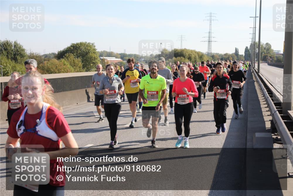 03.10.2025 - Köhlbrandbrückenlauf Yannick Fuchs http://msf.ph/oto/9180682 03.10.2025 11:21:48 Position 3 4971, 5869 meine-sportfotos.de