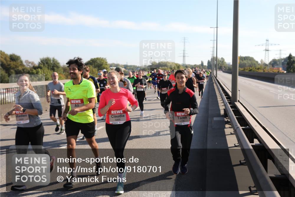 03.10.2025 - Köhlbrandbrückenlauf Yannick Fuchs http://msf.ph/oto/9180701 03.10.2025 11:21:50 Position 3 5868, 5866, 4736 meine-sportfotos.de