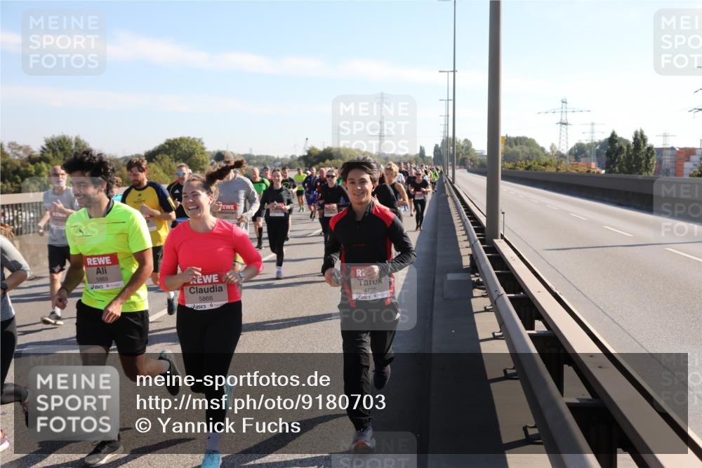 03.10.2025 - Köhlbrandbrückenlauf Yannick Fuchs http://msf.ph/oto/9180703 03.10.2025 11:21:50 Position 3 5869, 5866, 4736 meine-sportfotos.de