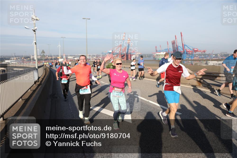 03.10.2025 - Köhlbrandbrückenlauf Yannick Fuchs http://msf.ph/oto/9180704 03.10.2025 08:55:13 Position 2 1436 meine-sportfotos.de