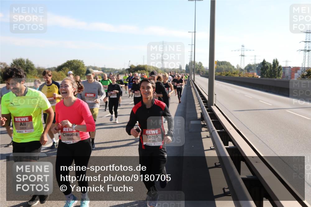 03.10.2025 - Köhlbrandbrückenlauf Yannick Fuchs http://msf.ph/oto/9180705 03.10.2025 11:21:50 Position 3 5869, 5866, 4736, 1 meine-sportfotos.de
