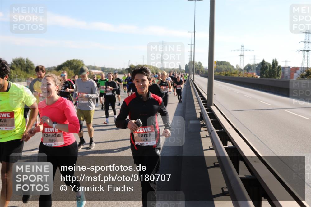 03.10.2025 - Köhlbrandbrückenlauf Yannick Fuchs http://msf.ph/oto/9180707 03.10.2025 11:21:50 Position 3 5869, 5866, 4736 meine-sportfotos.de