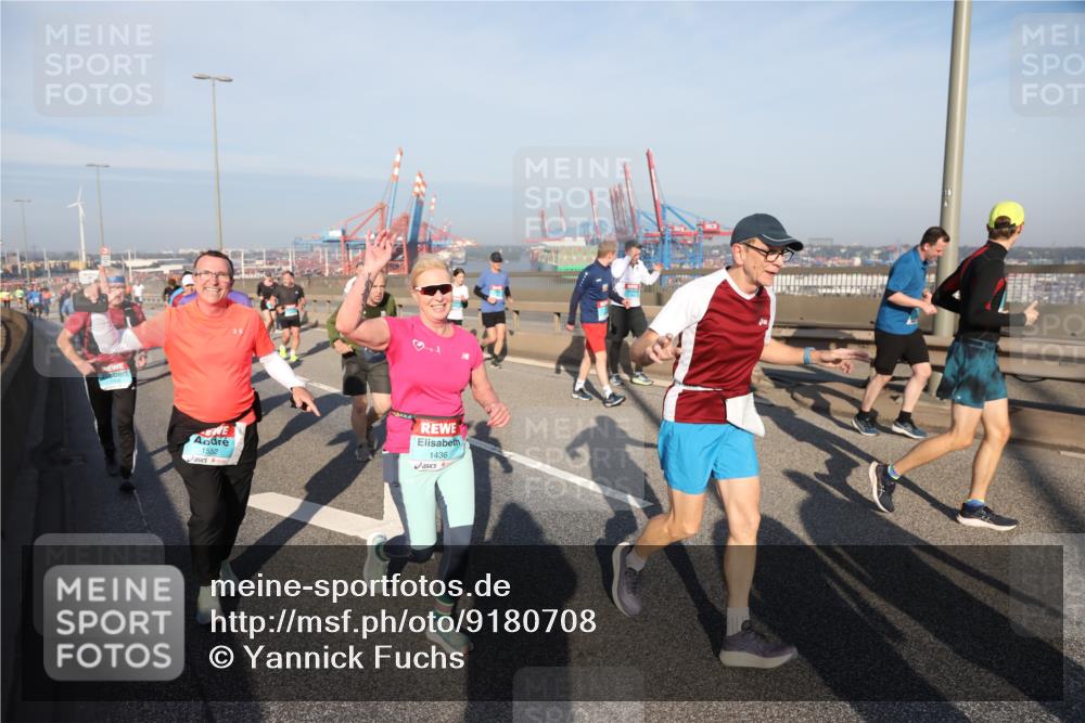 03.10.2025 - Köhlbrandbrückenlauf Yannick Fuchs http://msf.ph/oto/9180708 03.10.2025 08:55:13 Position 2 1552, 1436 meine-sportfotos.de