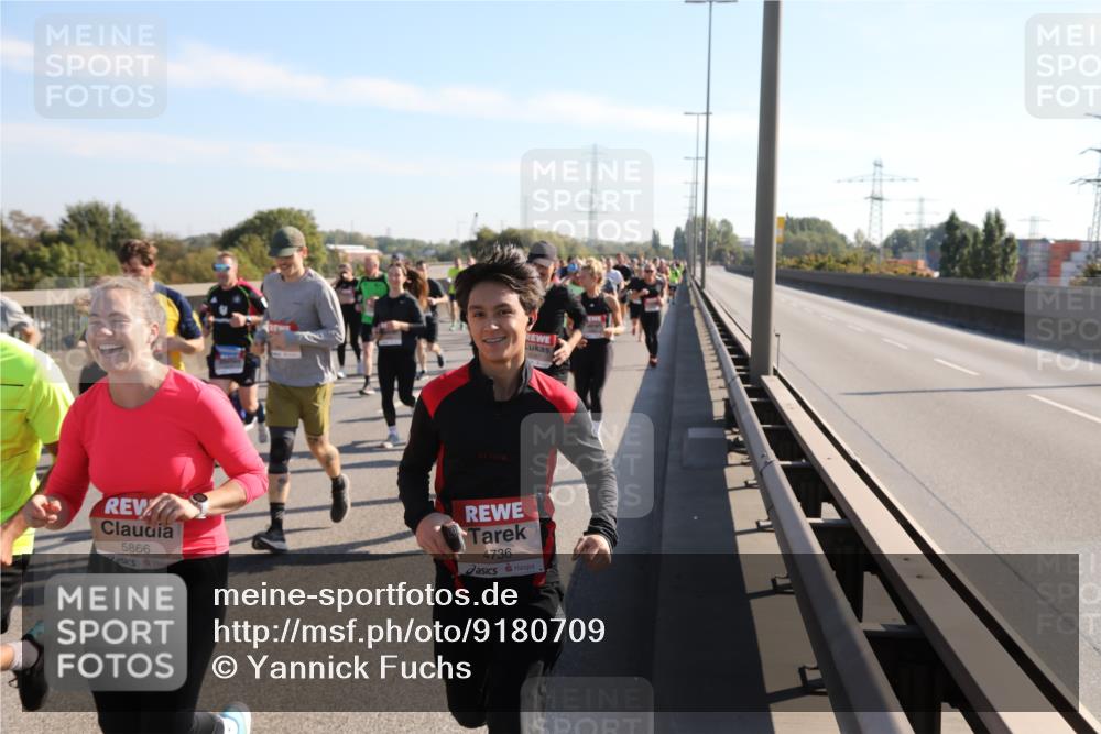 03.10.2025 - Köhlbrandbrückenlauf Yannick Fuchs http://msf.ph/oto/9180709 03.10.2025 11:21:50 Position 3 5866, 4736 meine-sportfotos.de