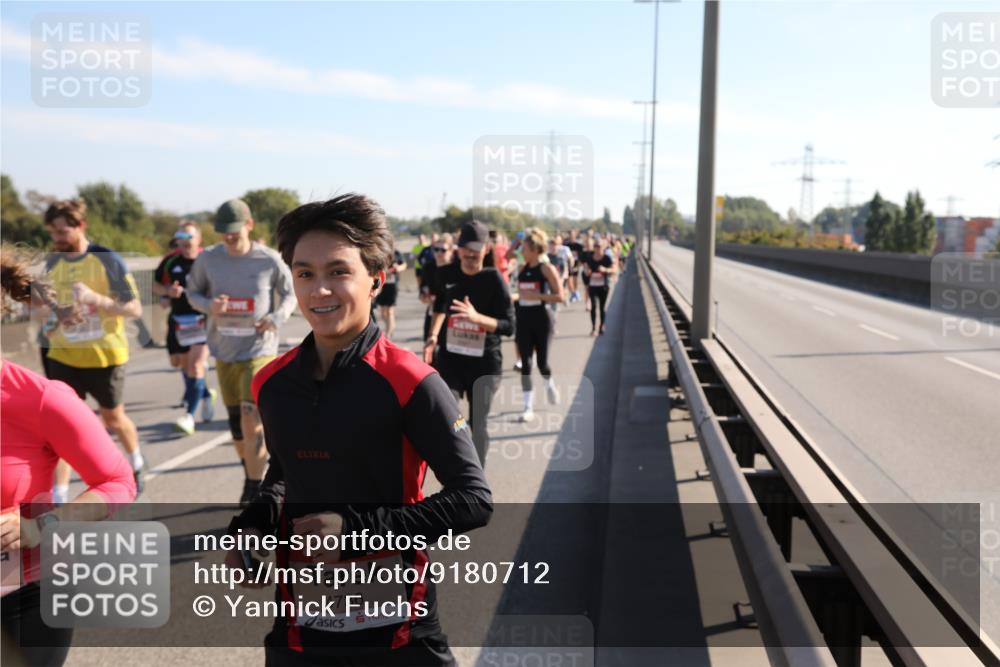 03.10.2025 - Köhlbrandbrückenlauf Yannick Fuchs http://msf.ph/oto/9180712 03.10.2025 11:21:51 Position 3 4736 meine-sportfotos.de