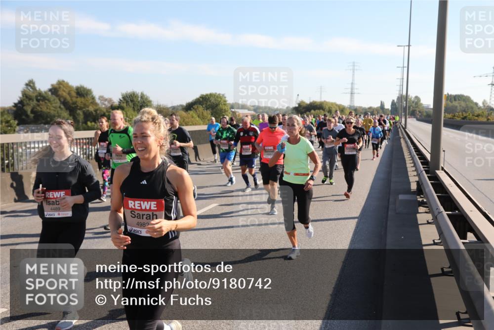 03.10.2025 - Köhlbrandbrückenlauf Yannick Fuchs http://msf.ph/oto/9180742 03.10.2025 11:21:53 Position 3 4489, 4982 meine-sportfotos.de